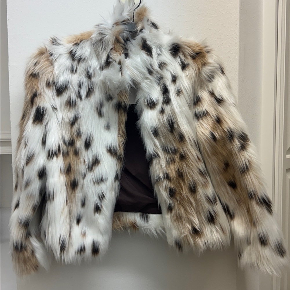Spotted Faux Fur Coat - Picture 6 of 7
